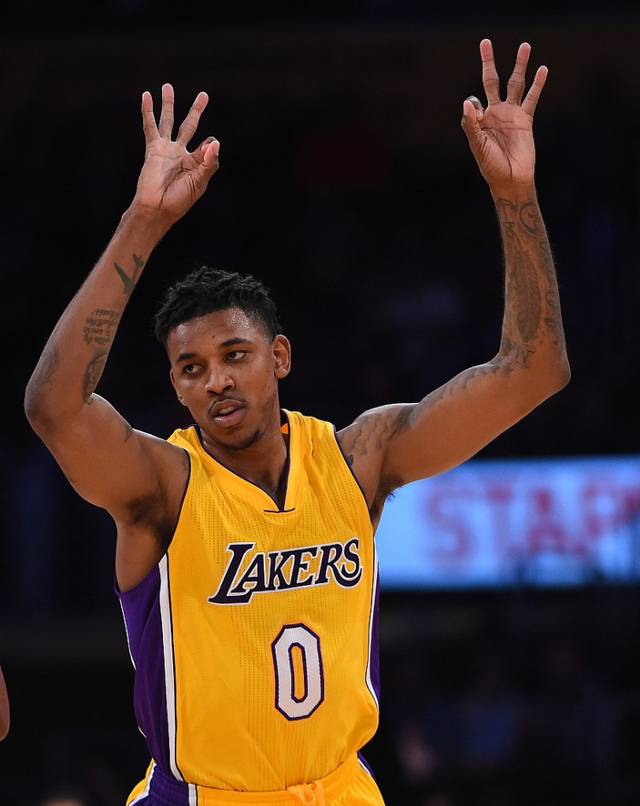 行为更趋于 行为更趋于